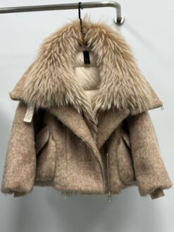 Womens Down Jacket With A Luxurious Cashmere Fur And Raccoon-Fur Collar - Khaki, L